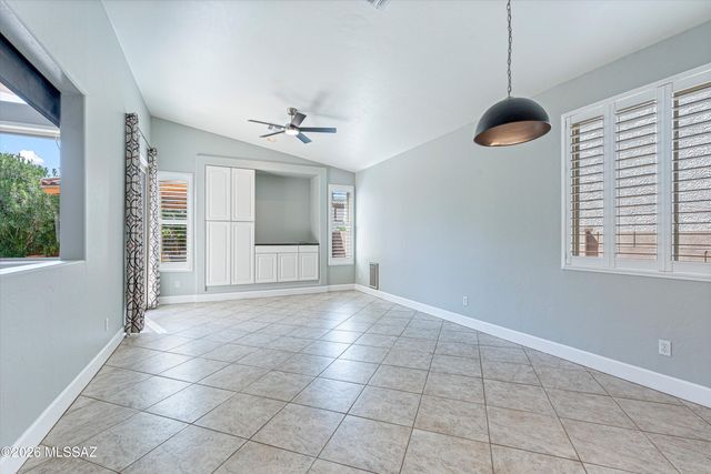 327 W Klinger Canyon Drive, Oro Valley, AZ 85755