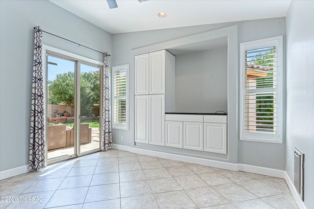 327 W Klinger Canyon Drive, Oro Valley, AZ 85755