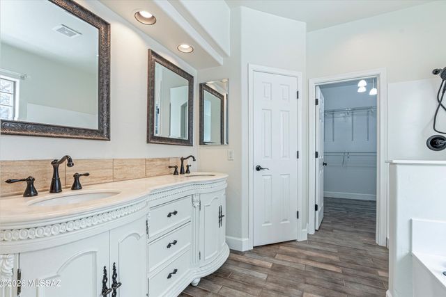327 W Klinger Canyon Drive, Oro Valley, AZ 85755