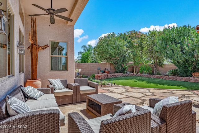 327 W Klinger Canyon Drive, Oro Valley, AZ 85755