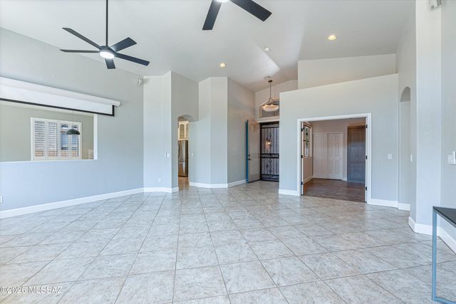 327 W Klinger Canyon Drive, Oro Valley, AZ 85755
