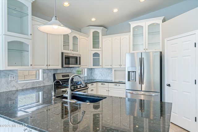 327 W Klinger Canyon Drive, Oro Valley, AZ 85755