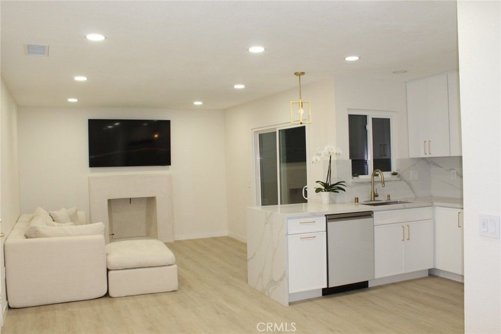Image 15 of property listing at 4022 Johnson, Oceanside, CA 92056
