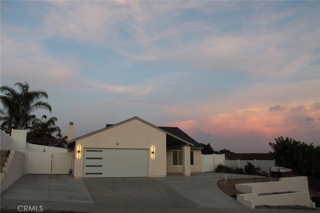 Image 2 of property listing at 4022 Johnson, Oceanside, CA 92056