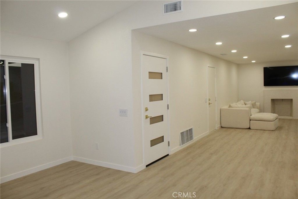 Image 6 of property listing at 4022 Johnson, Oceanside, CA 92056