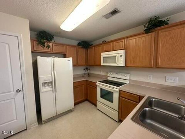 7706 Oliver Park Drive, Whitsett, NC 27377