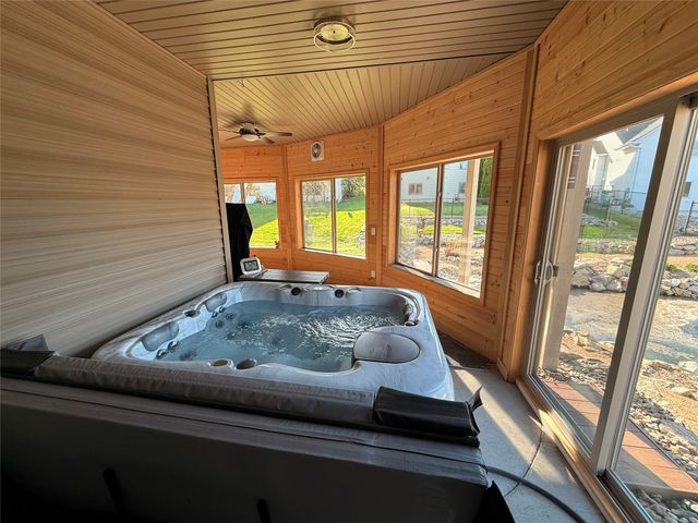 1016 NW Waterfront Drive, Ankeny, IA 50023
