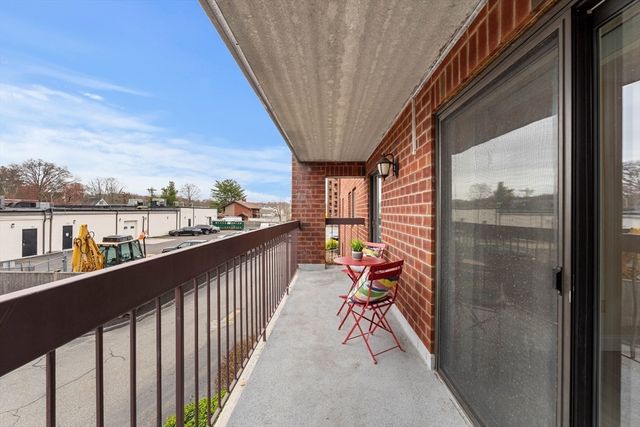 159 Main St 11B, Stoneham, MA 02180