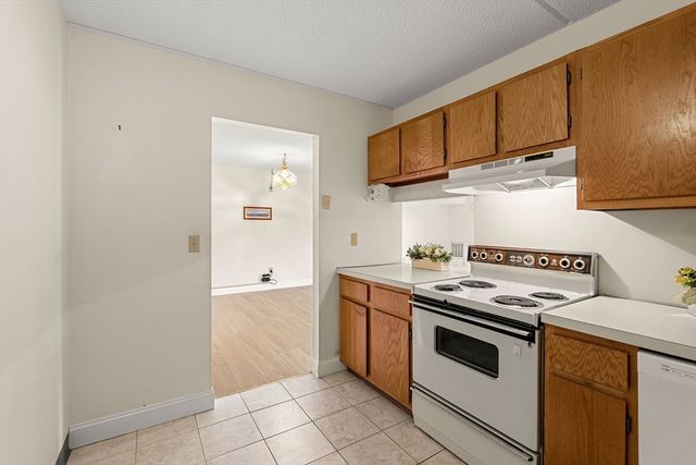 159 Main St 11B, Stoneham, MA 02180