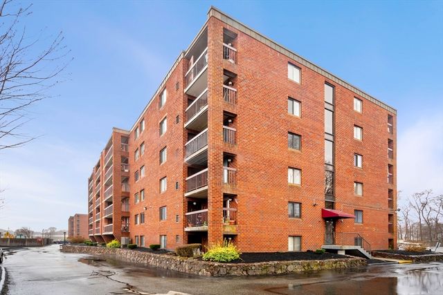 159 Main St 11B, Stoneham, MA 02180