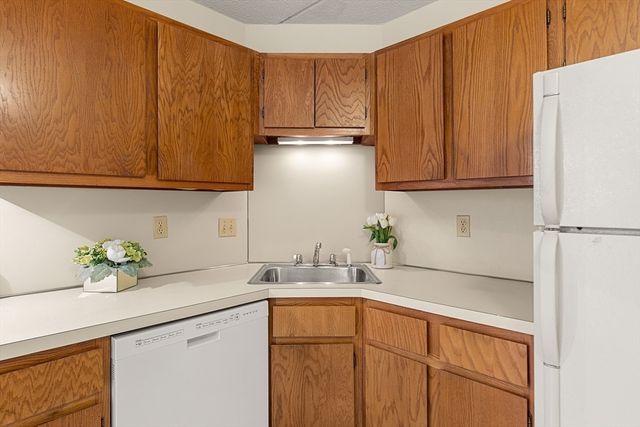 159 Main St 11B, Stoneham, MA 02180