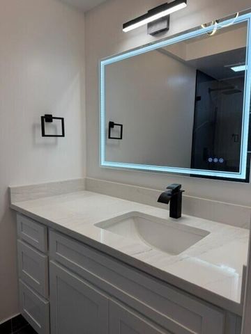 1110 N Riverside Drive 25, Pompano Beach, FL 33062