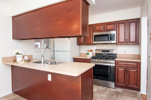 352 Manor Drive, Ann Arbor, MI 48105