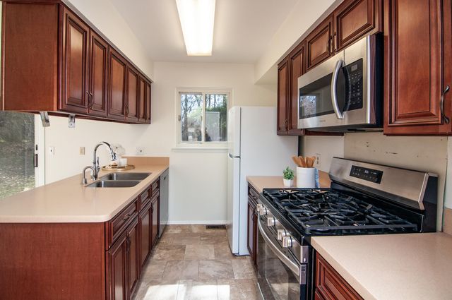 352 Manor Drive, Ann Arbor, MI 48105