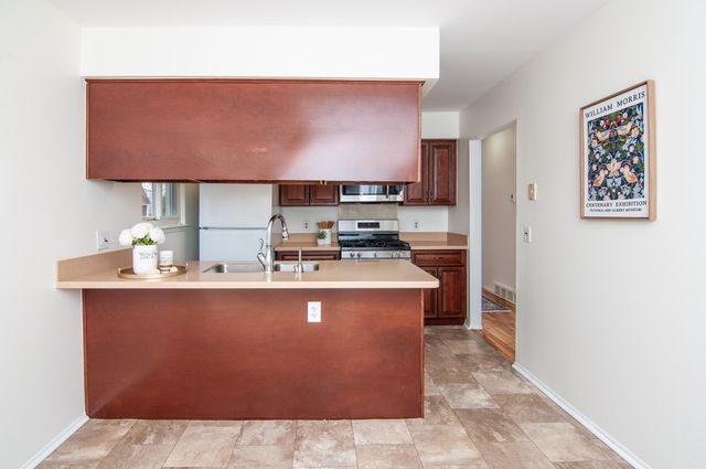 352 Manor Drive, Ann Arbor, MI 48105