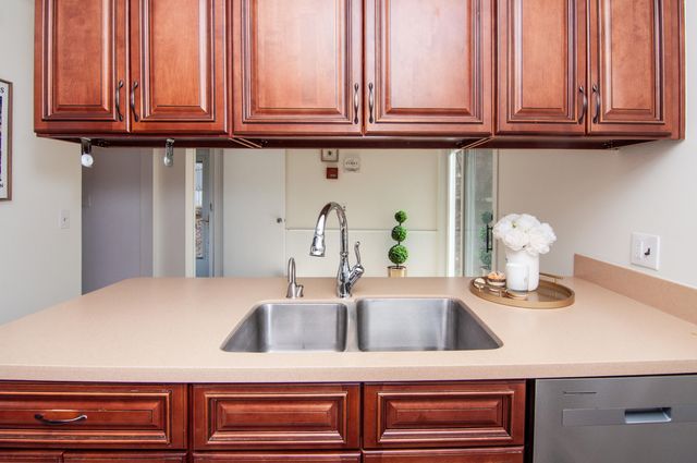 352 Manor Drive, Ann Arbor, MI 48105