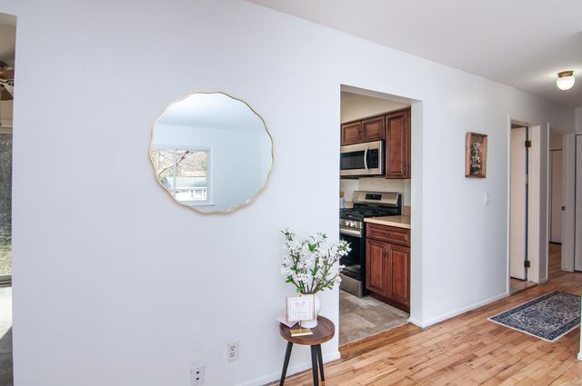 352 Manor Drive, Ann Arbor, MI 48105