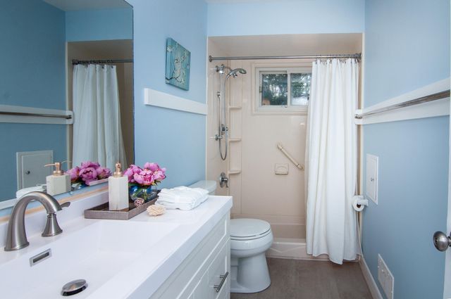 352 Manor Drive, Ann Arbor, MI 48105