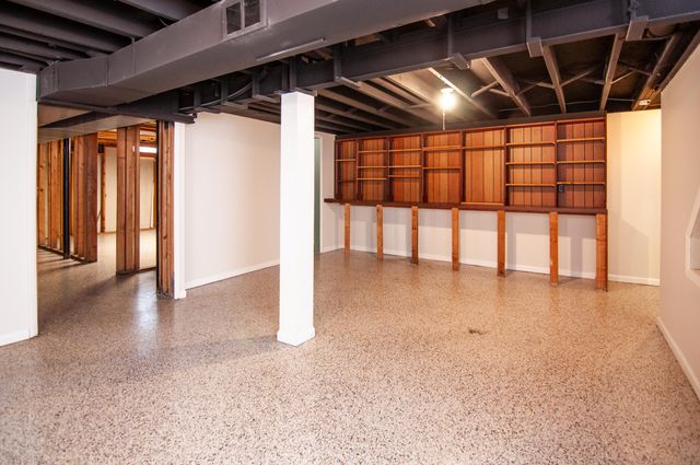 352 Manor Drive, Ann Arbor, MI 48105