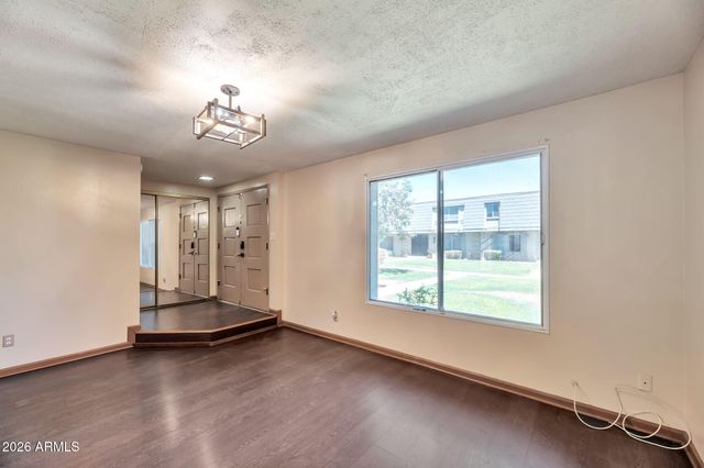 2025 W ELM Street, Phoenix, AZ 85015