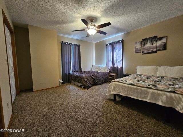 2332 Packet Hollow Road, Pineville, MO 64856