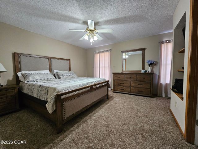 2332 Packet Hollow Road, Pineville, MO 64856