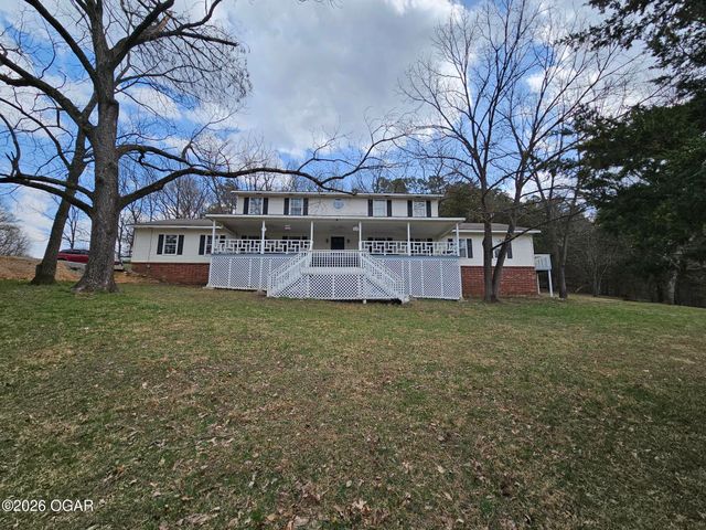 2332 Packet Hollow Road, Pineville, MO 64856