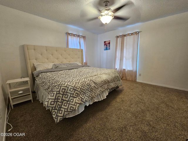 2332 Packet Hollow Road, Pineville, MO 64856