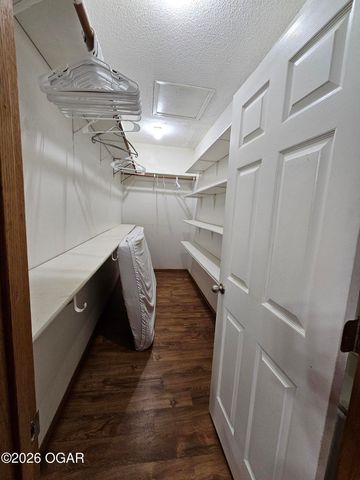 2332 Packet Hollow Road, Pineville, MO 64856