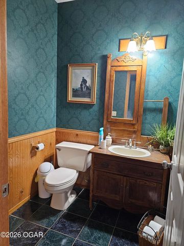 2332 Packet Hollow Road, Pineville, MO 64856