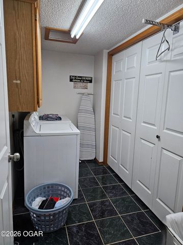 2332 Packet Hollow Road, Pineville, MO 64856