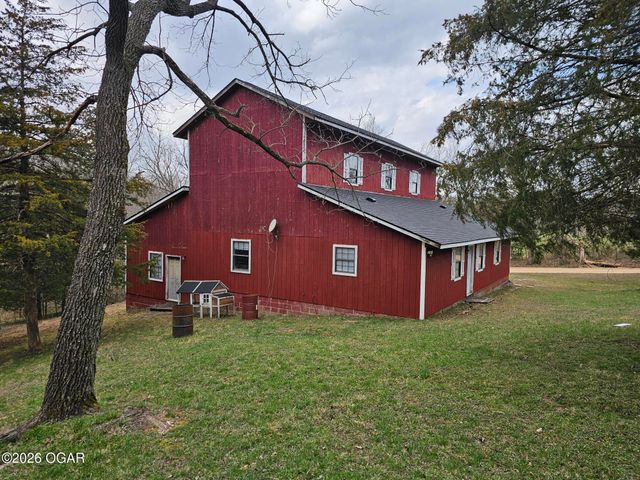 2332 Packet Hollow Road, Pineville, MO 64856