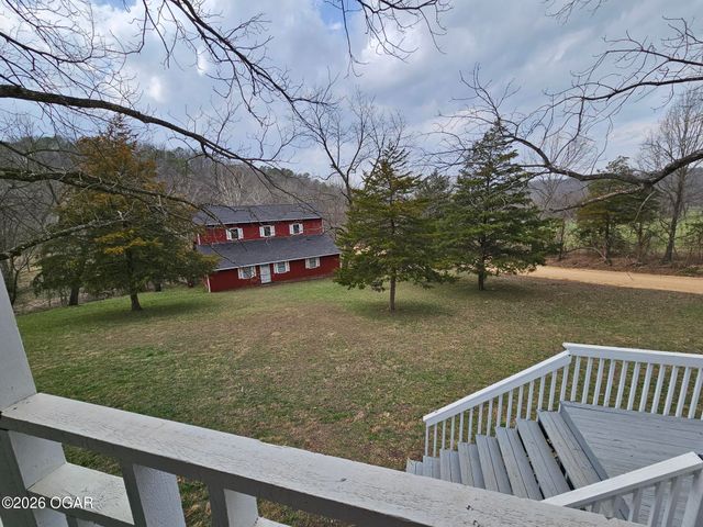 2332 Packet Hollow Road, Pineville, MO 64856