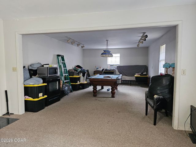 2332 Packet Hollow Road, Pineville, MO 64856