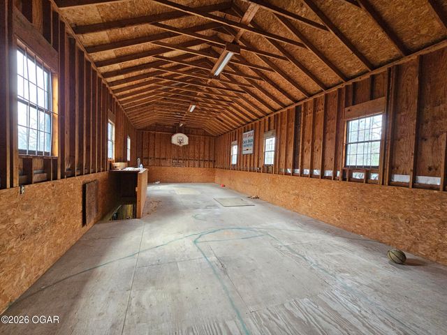 2332 Packet Hollow Road, Pineville, MO 64856