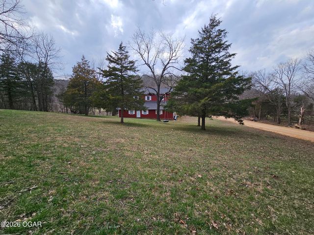 2332 Packet Hollow Road, Pineville, MO 64856