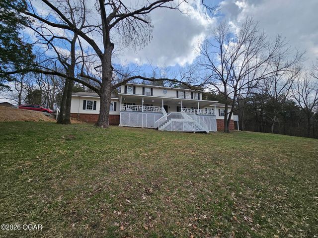 2332 Packet Hollow Road, Pineville, MO 64856