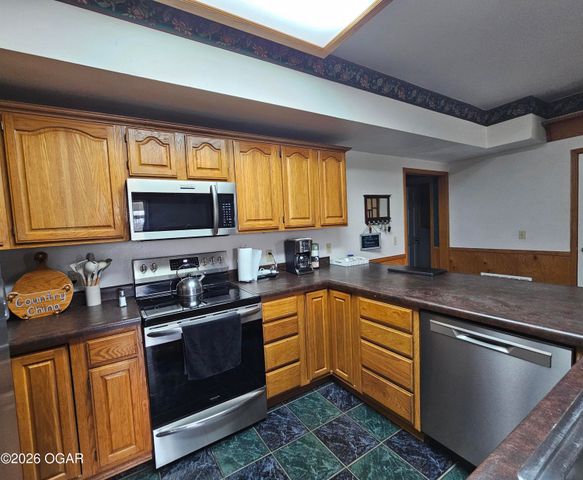 2332 Packet Hollow Road, Pineville, MO 64856