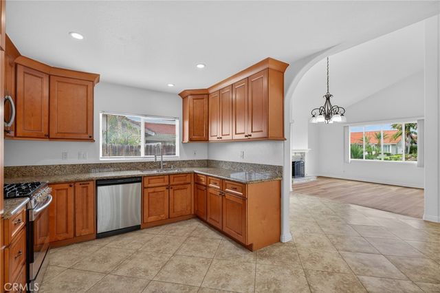 5022 Dutcher, Irvine, CA 92604