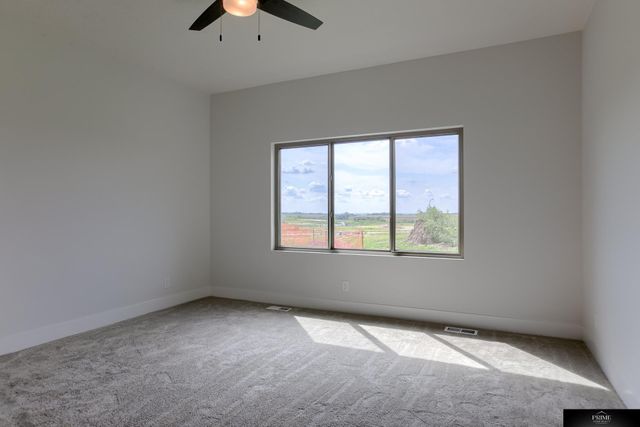 5718 N 209 Street, Elkhorn, NE 68022