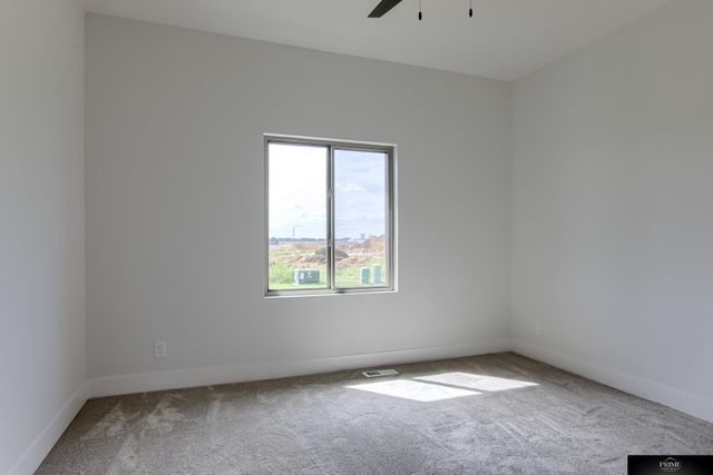 5718 N 209 Street, Elkhorn, NE 68022