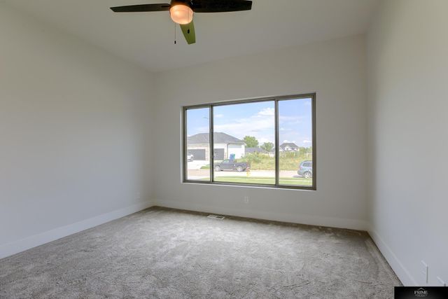 5718 N 209 Street, Elkhorn, NE 68022