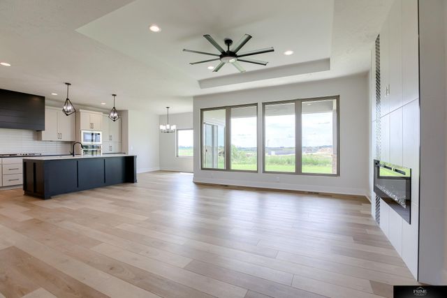 5718 N 209 Street, Elkhorn, NE 68022