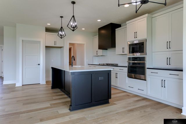 5718 N 209 Street, Elkhorn, NE 68022