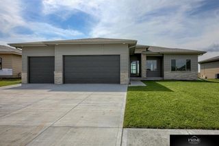 5718 N 209 Street, Elkhorn, NE 68022
