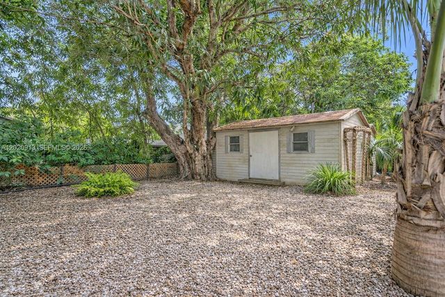 860 NE 127th Street, North Miami, FL 33161