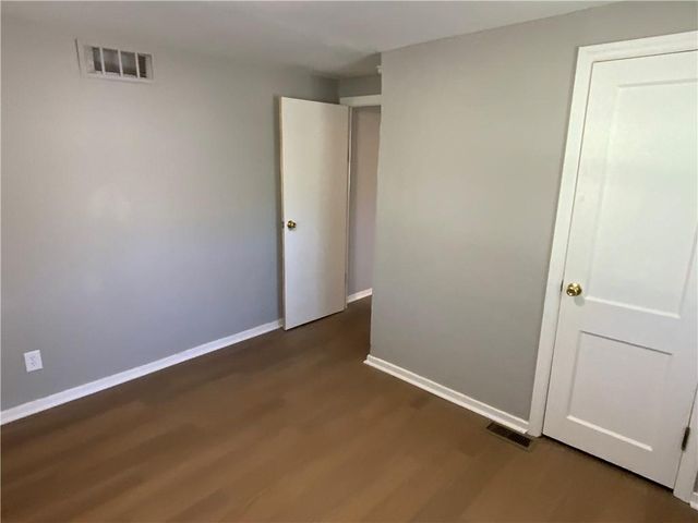 1053 Locust Street, Kansas City, KS 66103