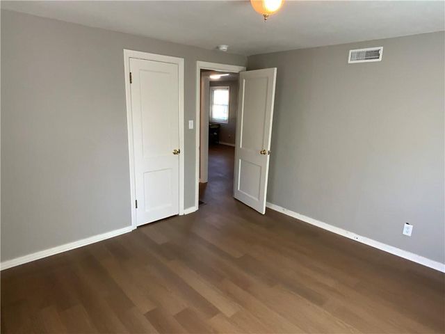 1053 Locust Street, Kansas City, KS 66103