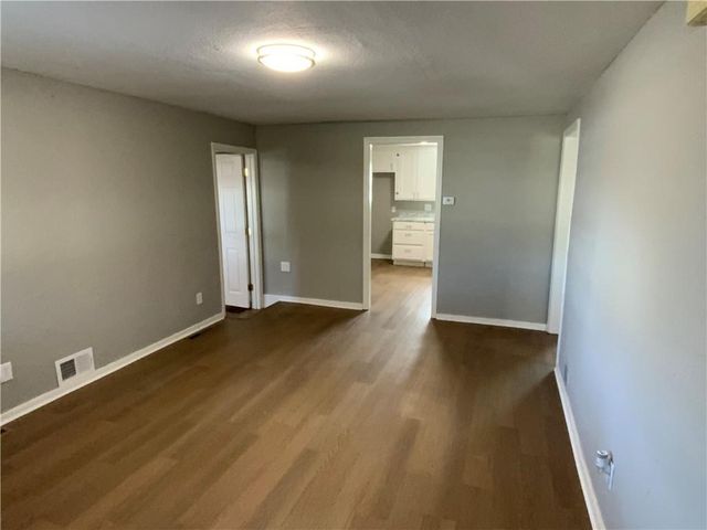 1053 Locust Street, Kansas City, KS 66103