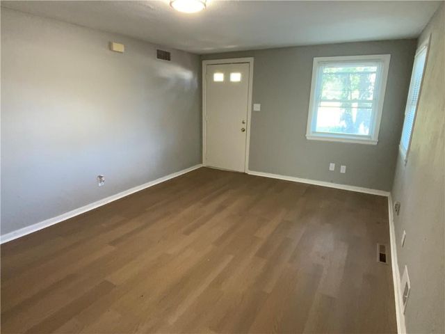 1053 Locust Street, Kansas City, KS 66103